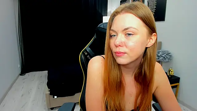 Strawberrye online show from May 20, 4:53 am