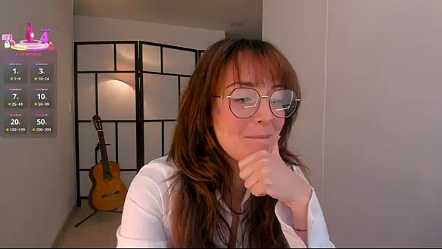 molly marmalade  online show from May 26, 5:45 pm