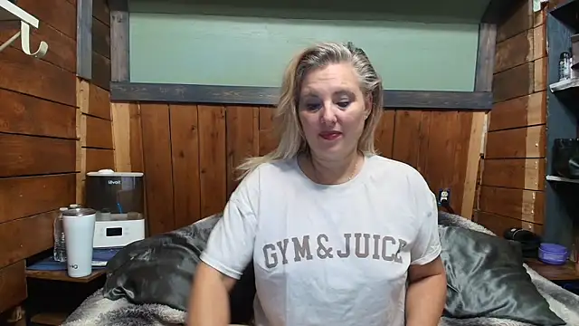lisaxlovexxx online show from May 20, 3:31 pm