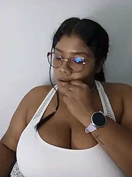 paola091 online show from May 19, 1:56 am