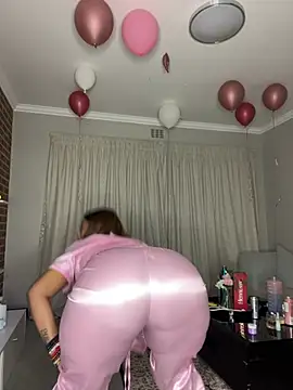 CurvyDesire1 online show from May 8, 9:16 pm