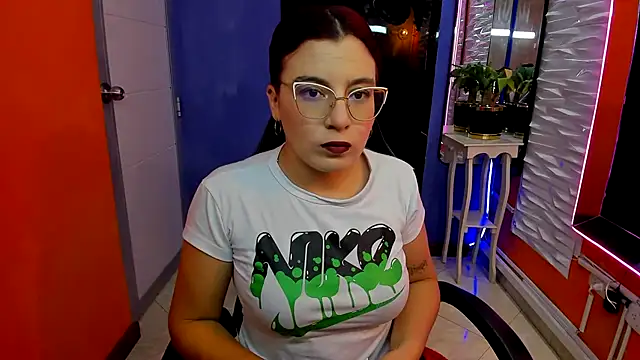 annyfischer online show from October 1, 3:55 am