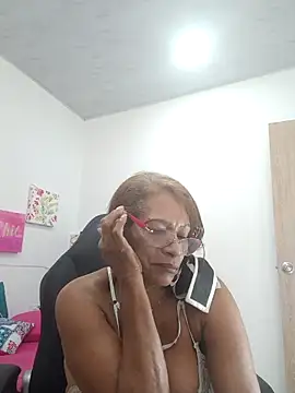 BustyMilf  online show from December 22, 5:05 pm