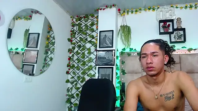 Mollyxdamiam online show from November 7, 5:35 am