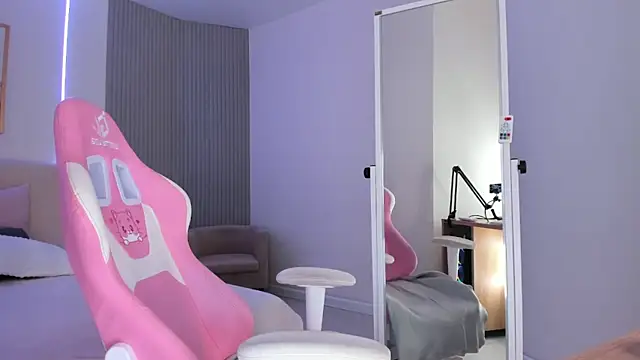 VirginChloe online show from May 1, 2:37 am