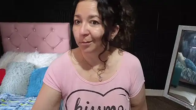 katifoxx online show from April 5, 4:28 pm