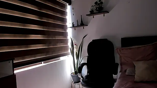 Ariella tits online show from February 6, 6:44 pm