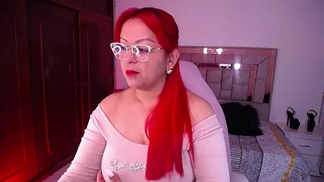 Snapshot of salomecastro_ chatting on October 2, 3:11 am salomecastro online show from October 2, 3:11 am