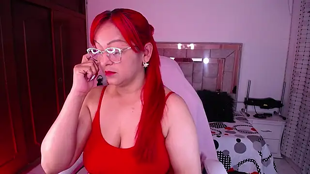 salomecastro  online show from October 10, 3:44 am