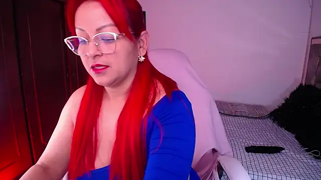 Snapshot of salomecastro_ chatting on September 25, 3:27 am salomecastro online show from September 25, 3:27 am