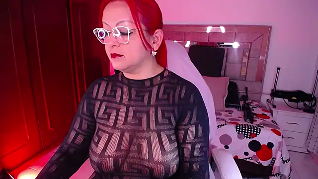 salomecastro  online show from April 4, 3:27 am