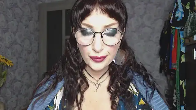 Aziza1 online show from November 18, 8:32 pm