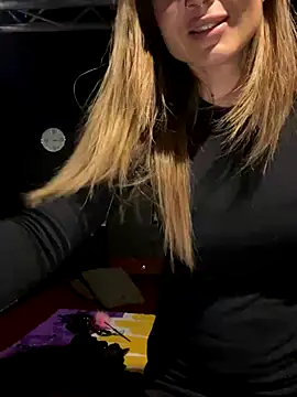 Etwas neugierig online show from October 27, 4:13 pm