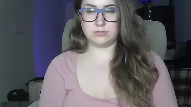 SeasonalSomeone online show from May 17, 11:26 pm
