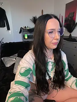 Trixie-Tainted online show from March 3, 4:46 pm