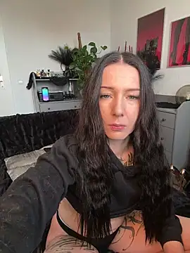 Trixie-Tainted online show from May 11, 7:32 am