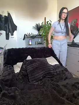 Trixie-Tainted online show from April 8, 1:57 pm