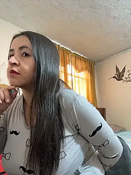 latinfemale online show from May 11, 8:17 pm