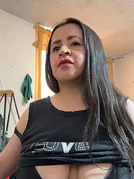 latinfemale online show from May 26, 9:36 pm