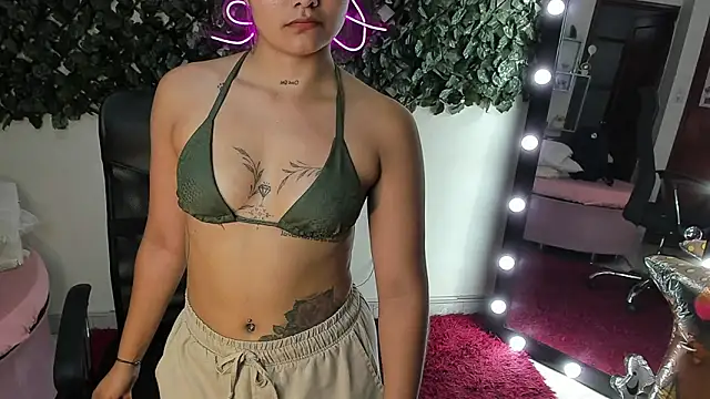 DestinyHills online show from April 29, 12:30 pm