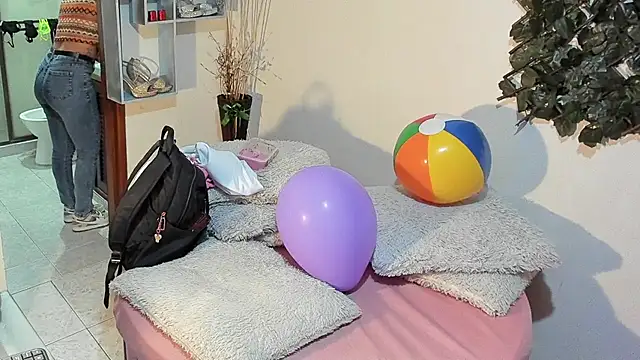 DestinyHills online show from March 30, 12:05 pm