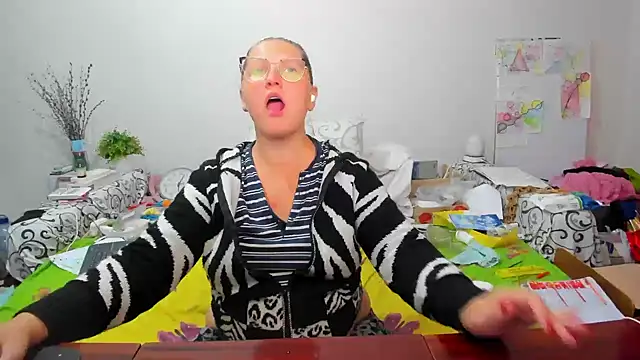 IamYourNarcotic online show from November 9, 3:52 pm