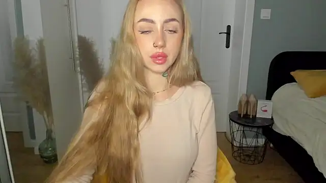 sexyCoralie online show from May 18, 6:41 am