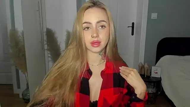sexyCoralie online show from May 15, 6:49 am