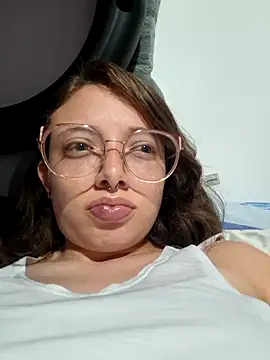 linda-schmidt online show from May 21, 3:26 am