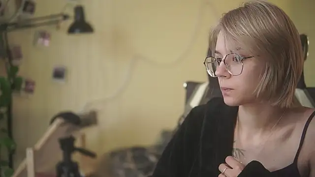 alyssa sweet online show from May 25, 5:28 am
