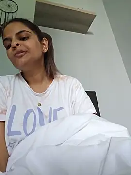 DirtySnowball69 online show from May 18, 7:47 am