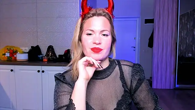 HotTiffani online show from October 31, 9:46 am