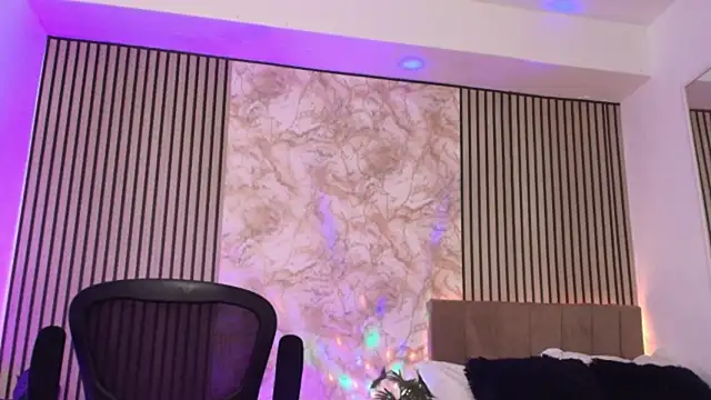 JuliRamirez online show from May 26, 2:38 pm