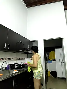 mijal queen online show from September 20, 3:27 am