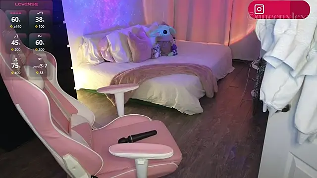 queenxlexy online show from May 4, 9:40 pm