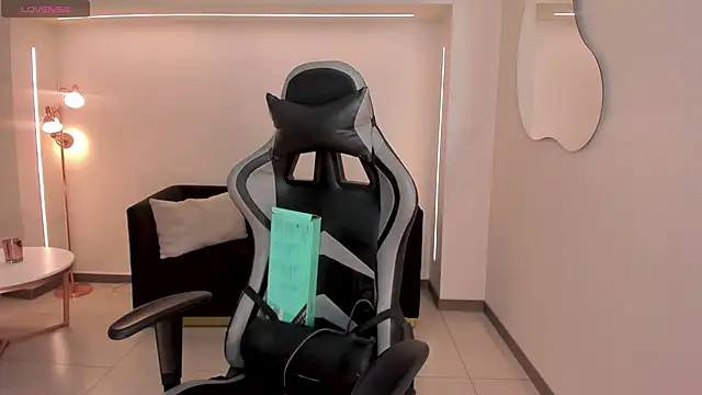 EllaClark online show from November 10, 6:36 pm