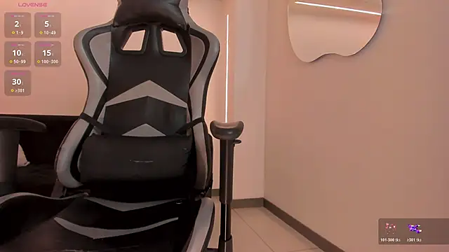 EllaClark online show from November 11, 6:38 pm