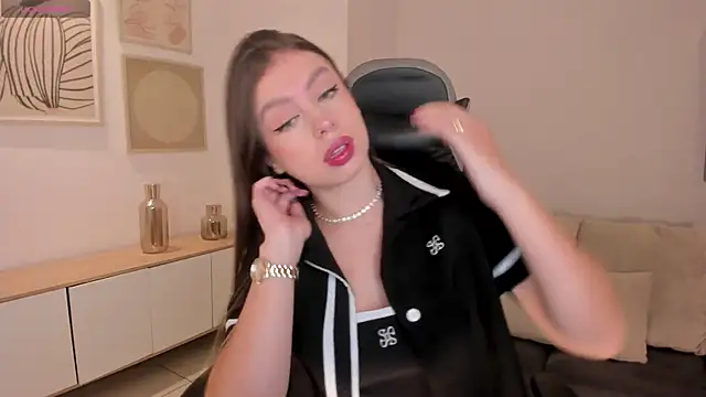 EllaClark online show from October 16, 5:48 pm