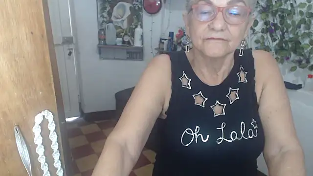 FunnyGrandma online show from May 3, 10:13 pm