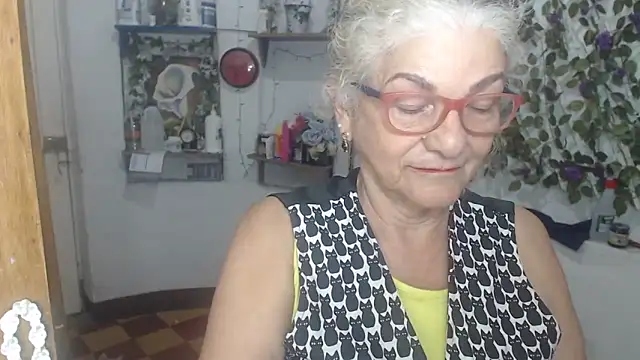 FunnyGrandma online show from May 24, 1:26 am