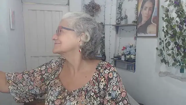 FunnyGrandma online show from September 18, 1:26 am