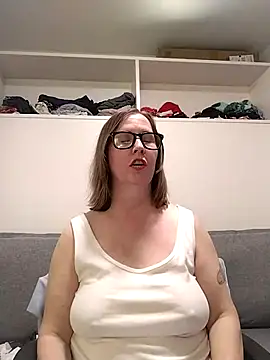 SweetandNaughty1 online show from February 9, 4:48 am