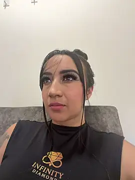 EmmyEvans1 online show from March 29, 7:35 pm