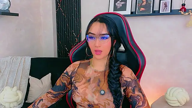 EmmyEvans1 online show from May 22, 8:07 pm