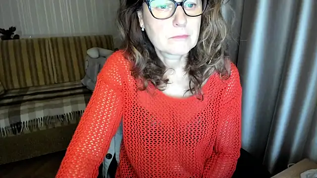 lauraoven online show from November 11, 5:10 pm