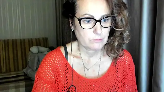 lauraoven online show from November 10, 5:08 pm