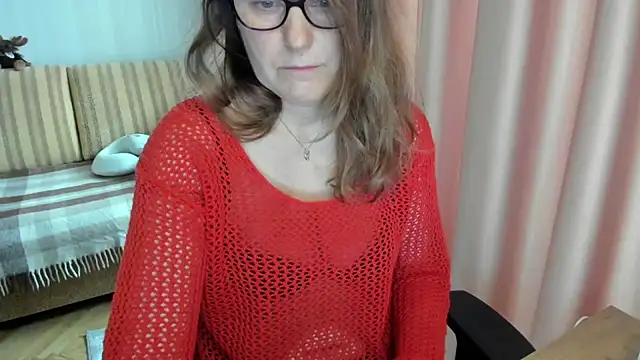 lauraoven online show from March 31, 10:15 am