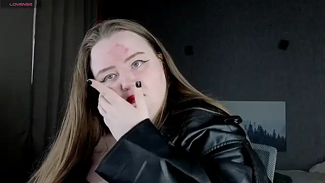 EMMA  CONNOR online show from November 4, 7:13 am