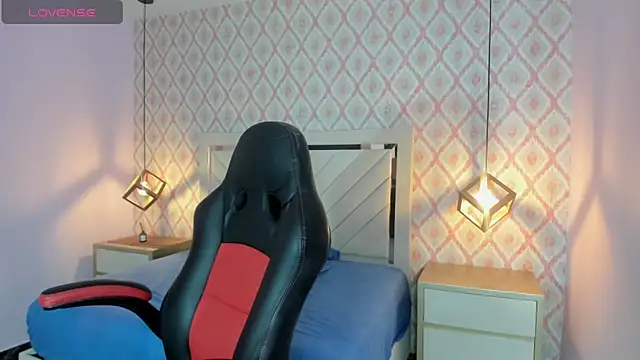 clarisKlein online show from May 25, 12:15 pm