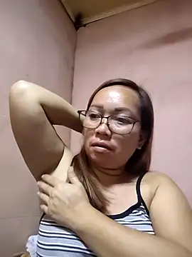 asianwet4u online show from May 5, 5:05 pm